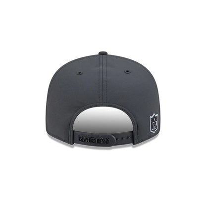 Pictured is this NFL Sideline 2026 Las Vegas Raiders 9FIFTY Snapback cap in charcoal. 7