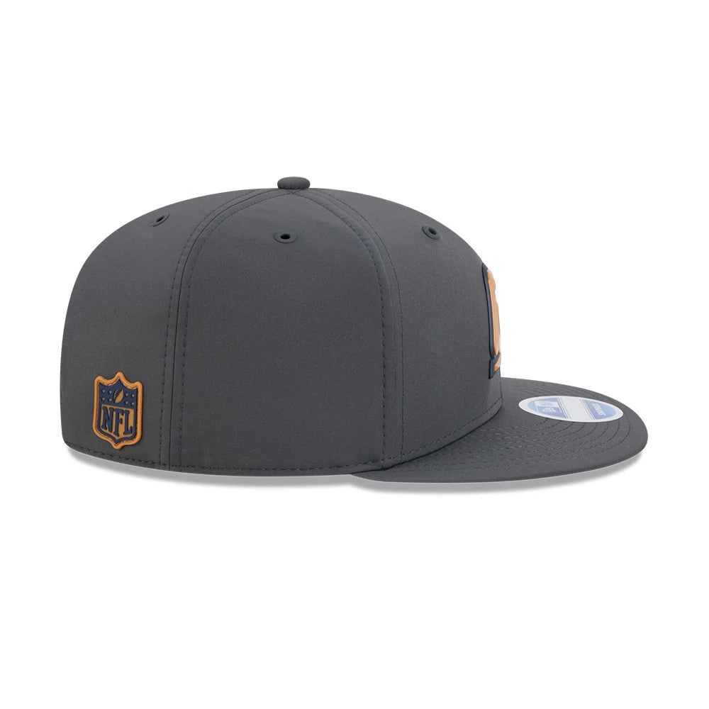 Pictured is this NFL Sideline 2026 Green Bay Packers 9FIFTY Snapback cap in charcoal. 7