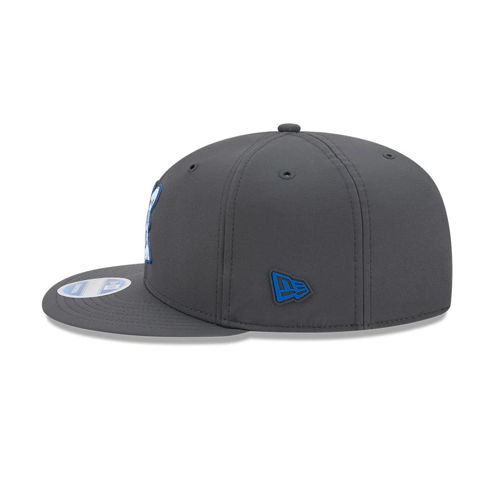 Pictured is this NFL Sideline 2026 Indianapolis Colts 9FIFTY Snapback cap in charcoal. 7