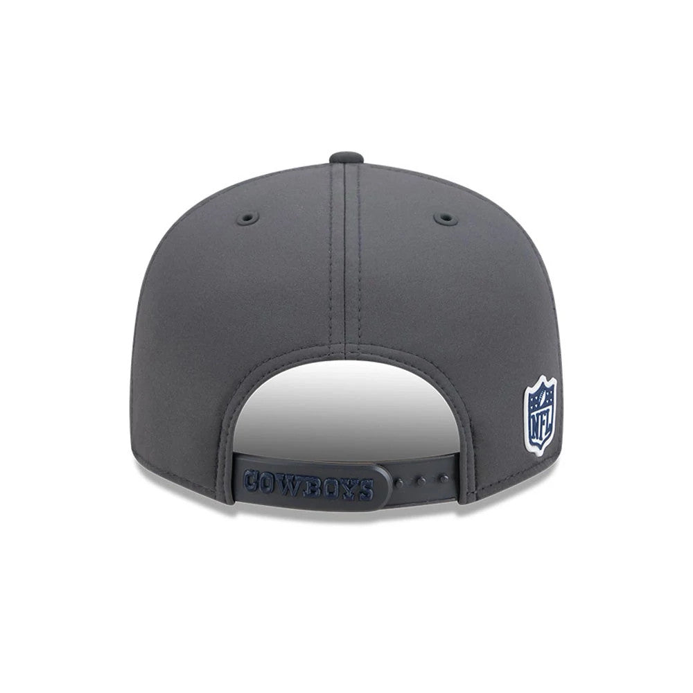 Pictured is this NFL Sideline 2026 Dallas Cowboys 9FIFTY Snapback cap in charcoal. 6