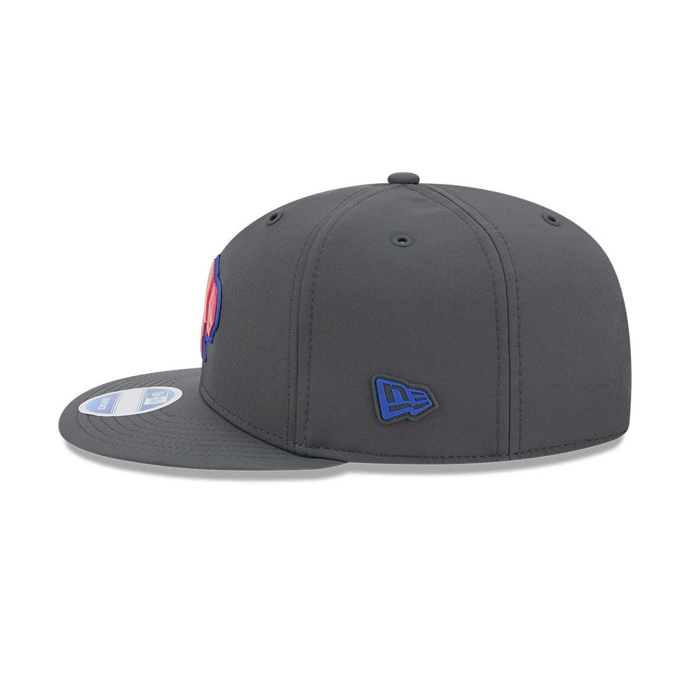 Pictured is this NFL Sideline 2026 Buffalo Bills 9FIFTY Snapback cap in charcoal. 6