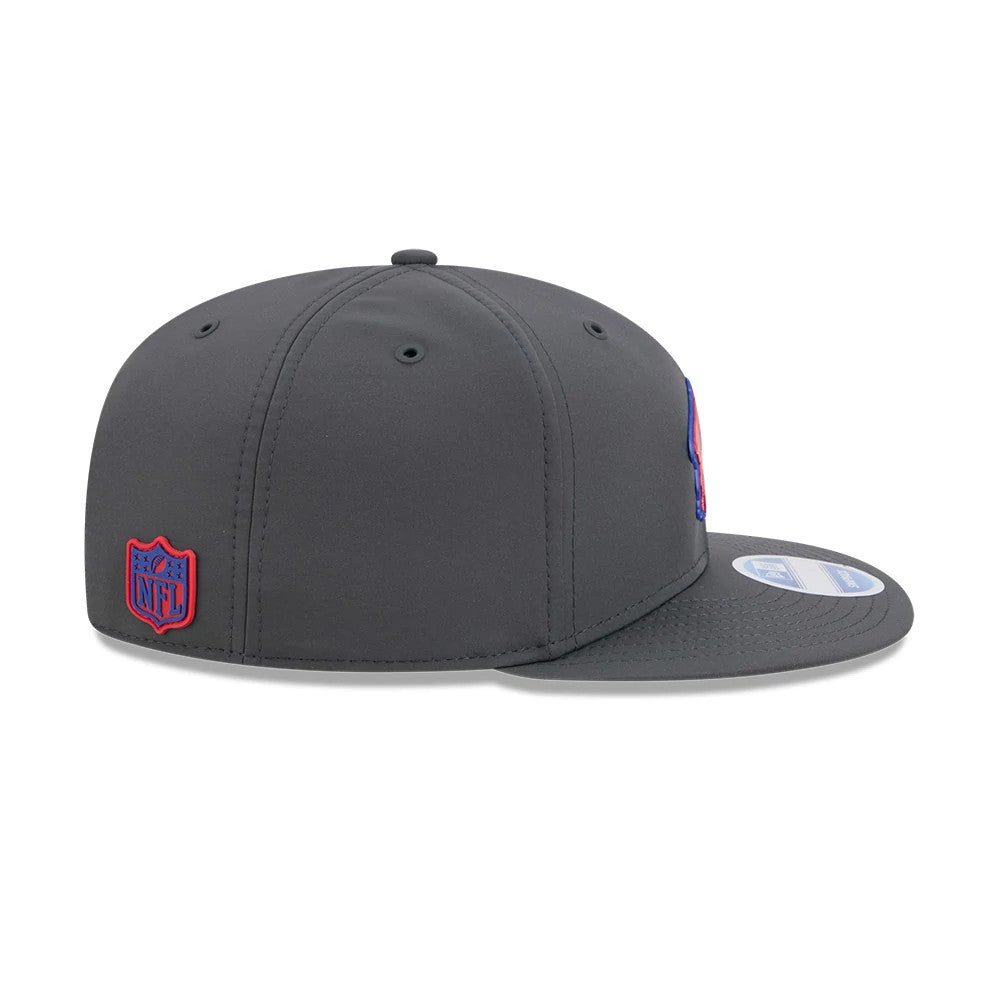 Pictured is this NFL Sideline 2026 Buffalo Bills 9FIFTY Snapback cap in charcoal. 7