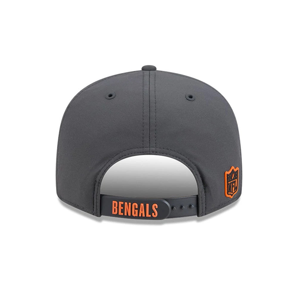 Pictured is this NFL Sideline 2026 Cincinnati Bengals 9FIFTY Snapback cap in charcoal. 5