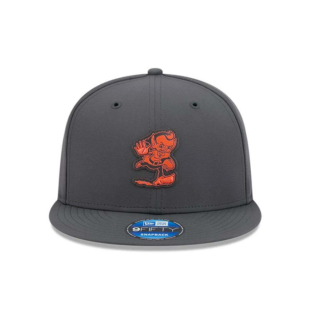 Pictured is this NFL Sideline 2026 Cleveland Browns 9FIFTY Snapback cap in charcoal. 3