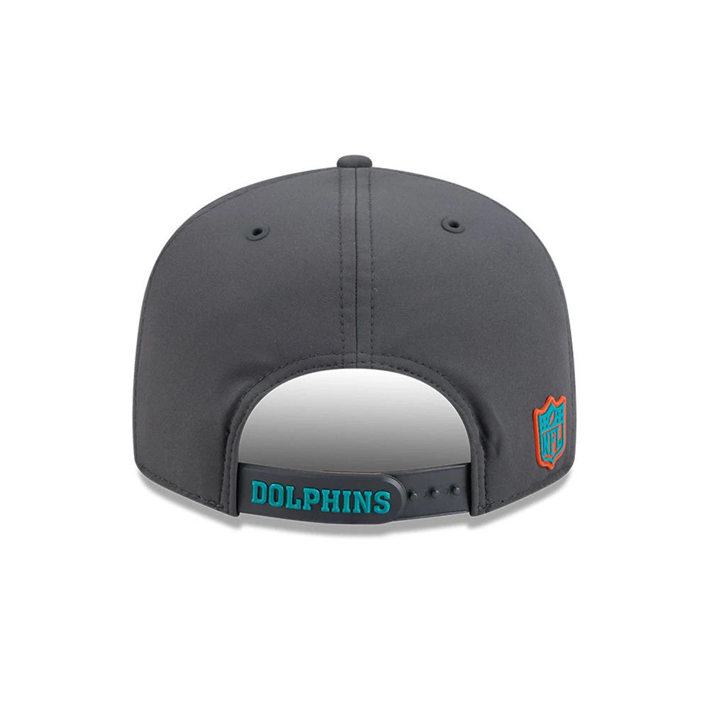 Pictured is this NFL Sideline 2026 Miami Dolphins 9FIFTY Snapback cap in charcoal. 5
