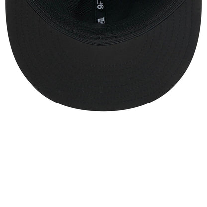 Pictured is this NFL Sideline 2026 Las Vegas Raiders 9FIFTY Snapback cap in charcoal. 2