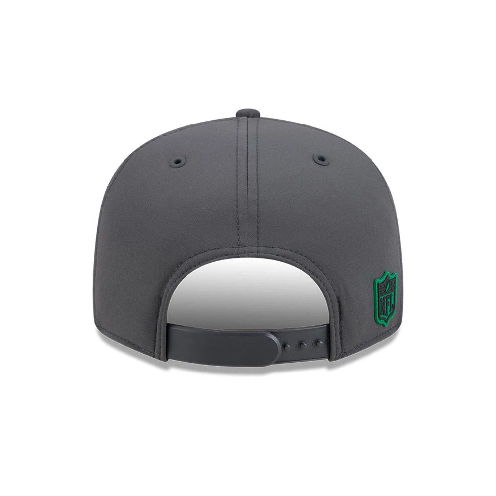 Pictured is this NFL Sideline 2026 Philadelphia Eagles 9FIFTY Snapback cap in charcoal. 5
