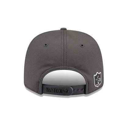 Pictured is this NFL Sideline 2026 Las Vegas Raiders 9SEVENTY Stretch Snap cap in charcoal. 4
