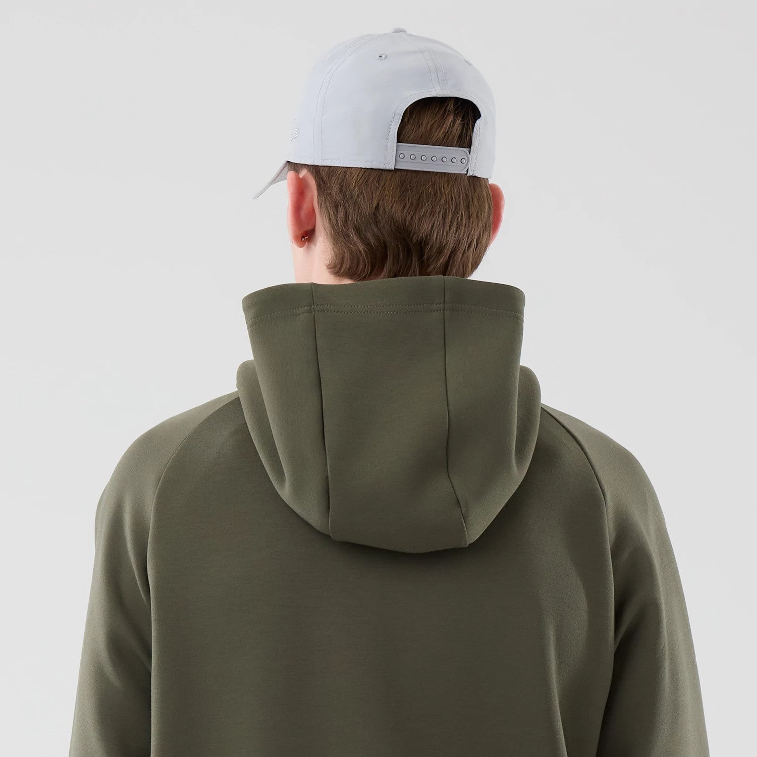 The model is wearing this MLB Core Plus New York Yankees Full Zip Hoodie in green. 7
