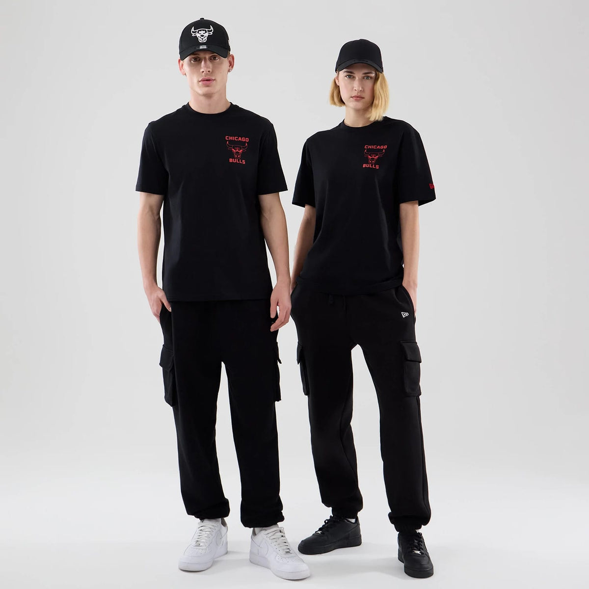 The model is wearing this NBA Court Graphic Chicago Bulls T-Shirt in black. 1