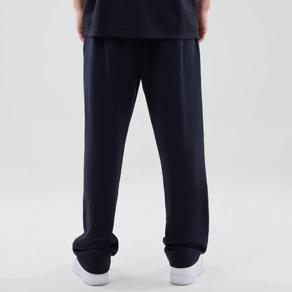 The model is wearing these NBA Core Plus LA Lakers Straight Leg Joggers in navy. 2