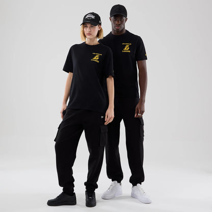 The model is wearing this NBA Court Graphic LA Lakers T-Shirt in black. 1