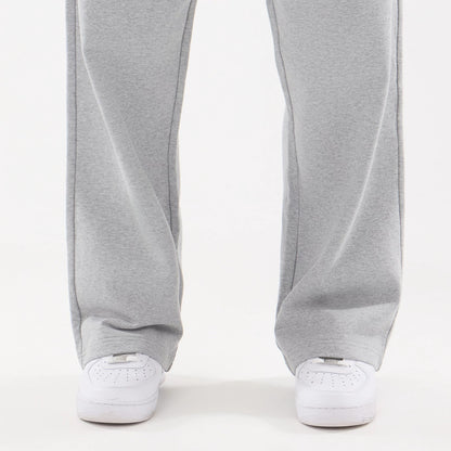 The model is wearing these MLB Straight Leg New York Yankees Straight Leg Joggers in grey. 5