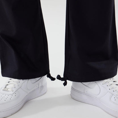 The model is wearing these MLB New York Yankees Cargo Trousers in navy. 5