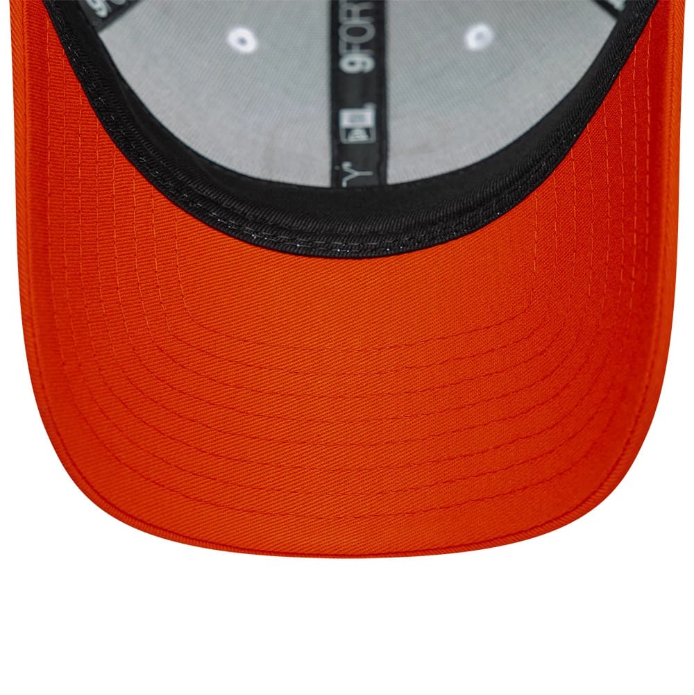 Pictured is this Aprilia Graphic 9FORTY cap in white. 5