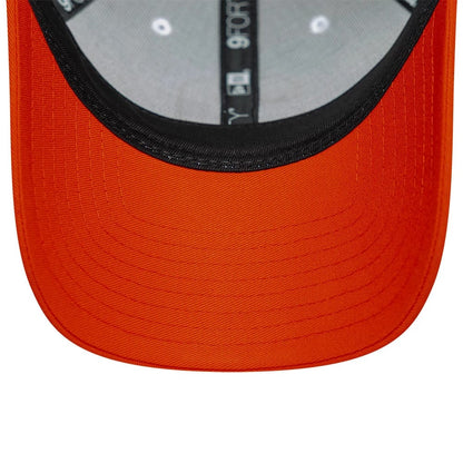 Pictured is this Aprilia Graphic 9FORTY cap in white. 5