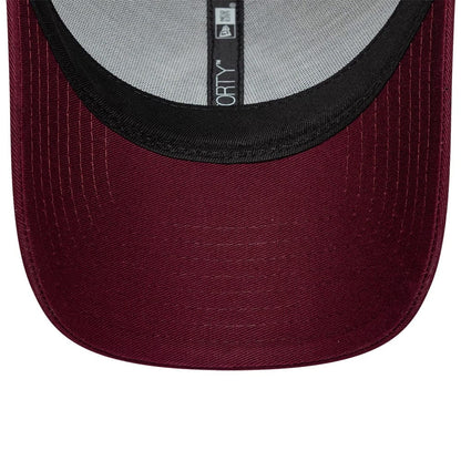 Pictured is this Manchester United FC 9FORTY cap in dark red. 5