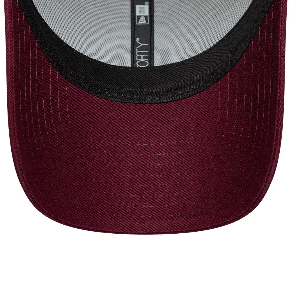Pictured is this Manchester United FC 9FORTY cap in dark red. 5