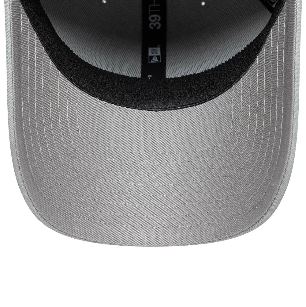 Pictured is this Manchester United FC 39THIRTY Stretch Fit cap in grey. 5