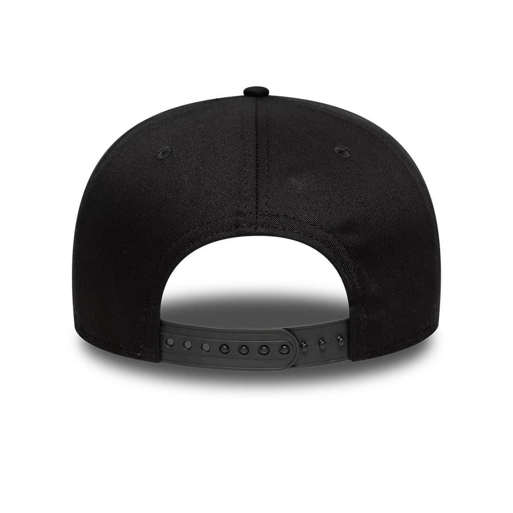Pictured is this Vespa 9SEVENTY Stretch Snap cap in black. 5