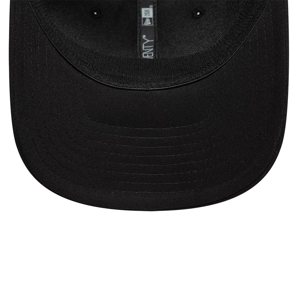 Pictured is this Vespa 9SEVENTY Stretch Snap cap in black. 6