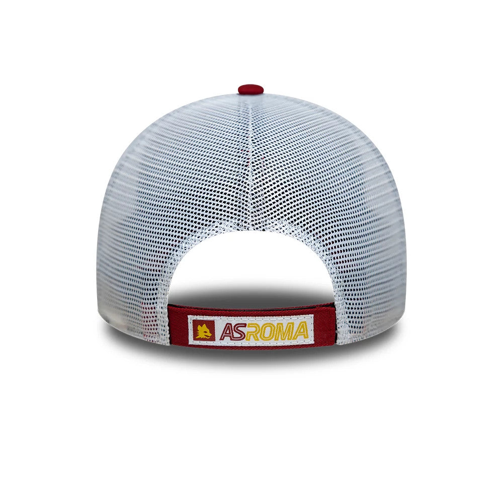 Pictured is this AS Roma League 9FORTY cap in dark red. 4