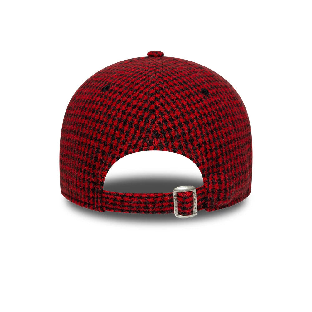 Pictured is this AC Milan Houndstooth 9FORTY cap in red. 5