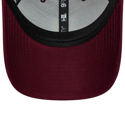 Pictured is this Aston Villa FC League 9FORTY cap in dark red. 5