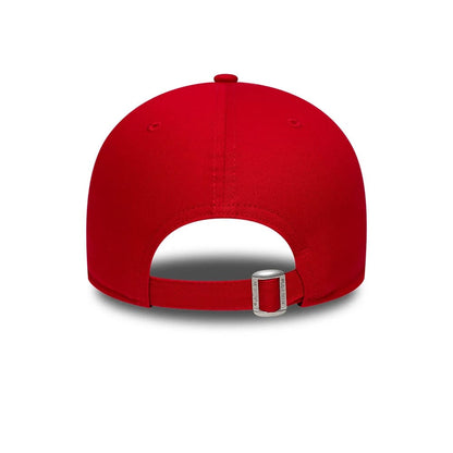 Pictured is this Youth Liverpool FC Contrast 9FORTY cap in red. 4