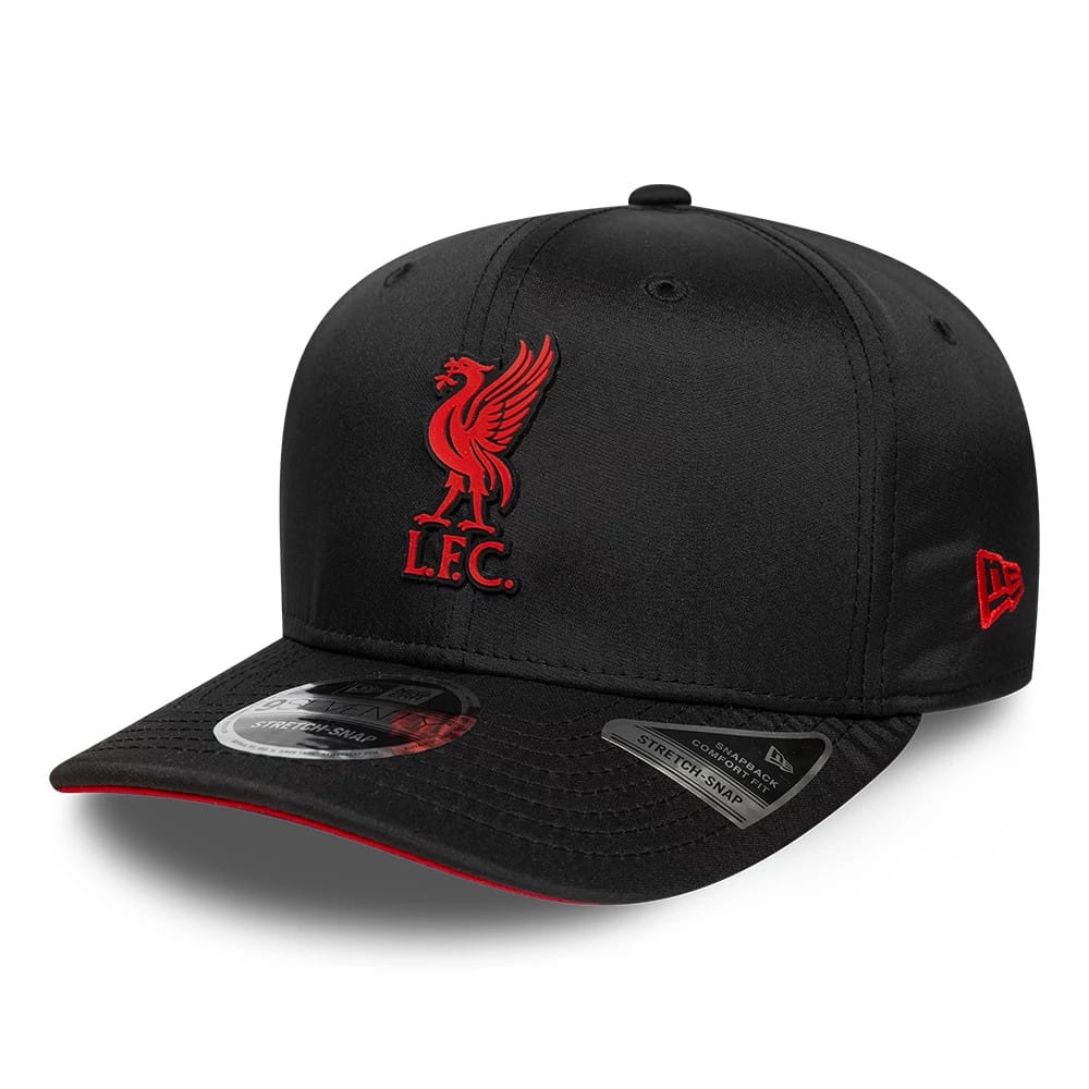 Pictured is this Liverpool FC Gradient 9SEVENTY Stretch Snap cap in black. 1
