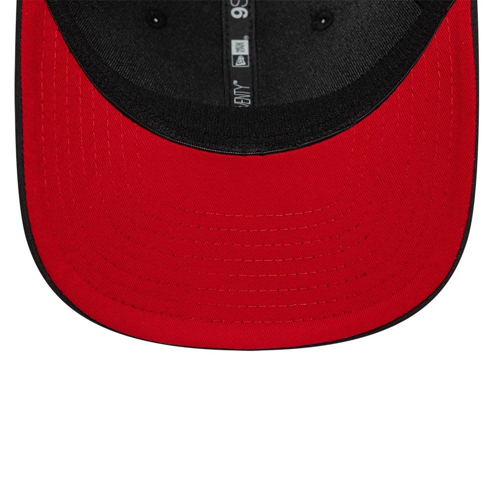 Pictured is this Liverpool FC Gradient 9SEVENTY Stretch Snap cap in black. 2