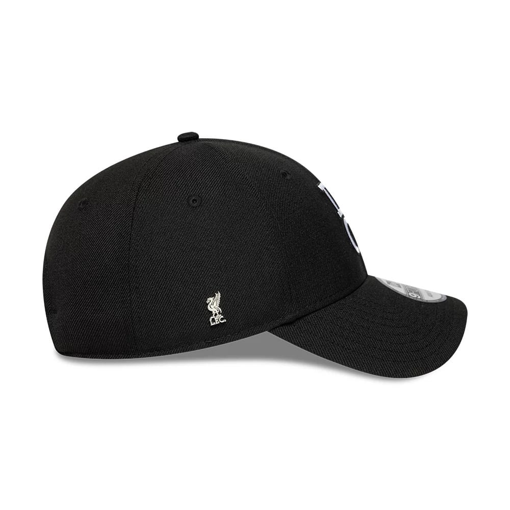 Pictured is this Liverpool FC Wool 9FORTY cap in black. 4