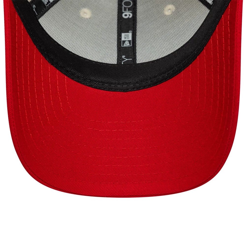 Pictured is this Youth Manchester United FC Contrast 9FORTY cap in cream. 5