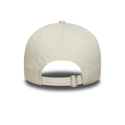 Pictured is this Newcastle United FC Howay The Lads 9TWENTY cap in cream. 6