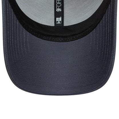 Pictured is this FC Porto 9FORTY cap in grey. 5