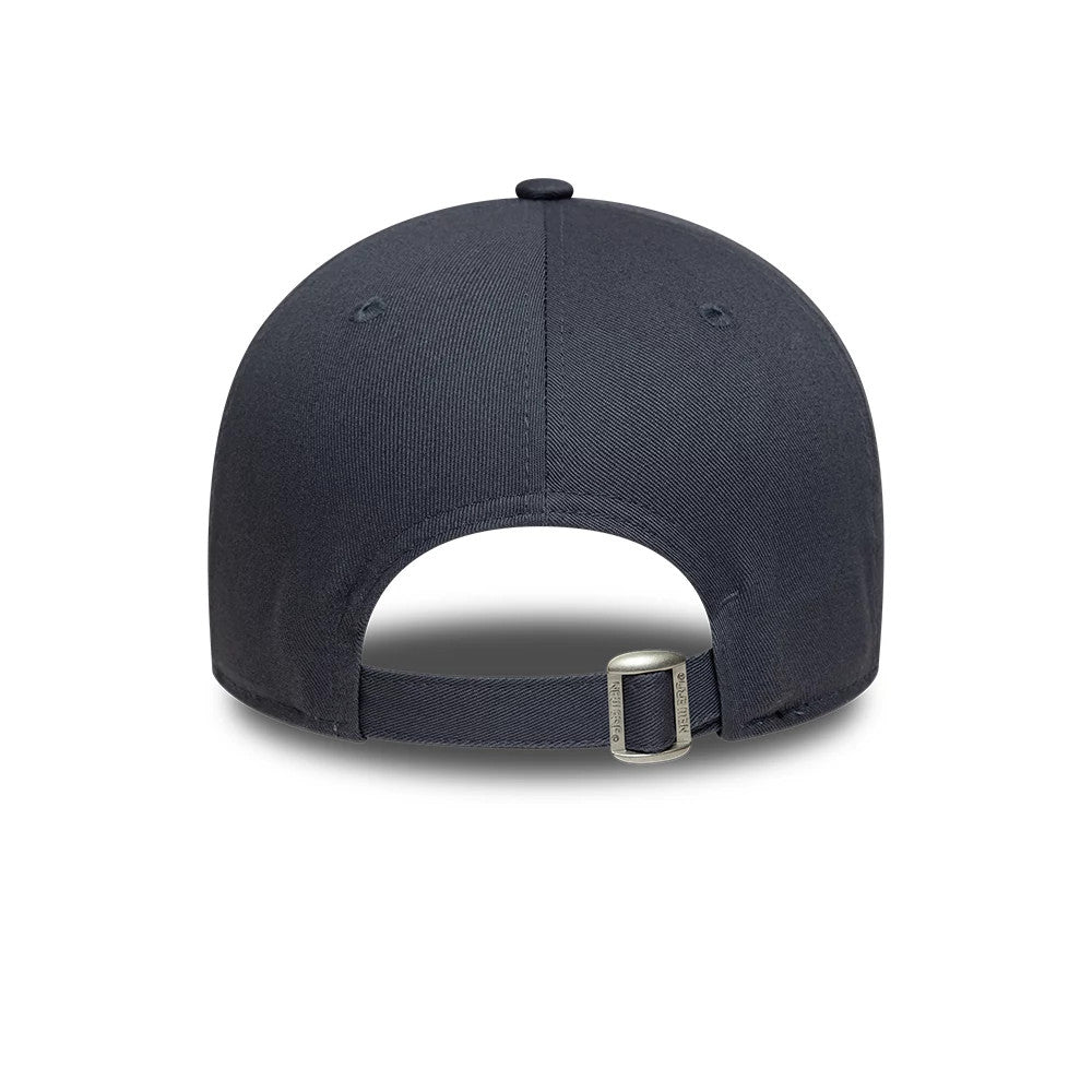 Pictured is this Visa Cash App Racing Bulls 9FORTY cap in grey. 4