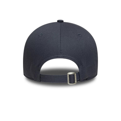 Pictured is this Visa Cash App Racing Bulls 9FORTY cap in grey. 4