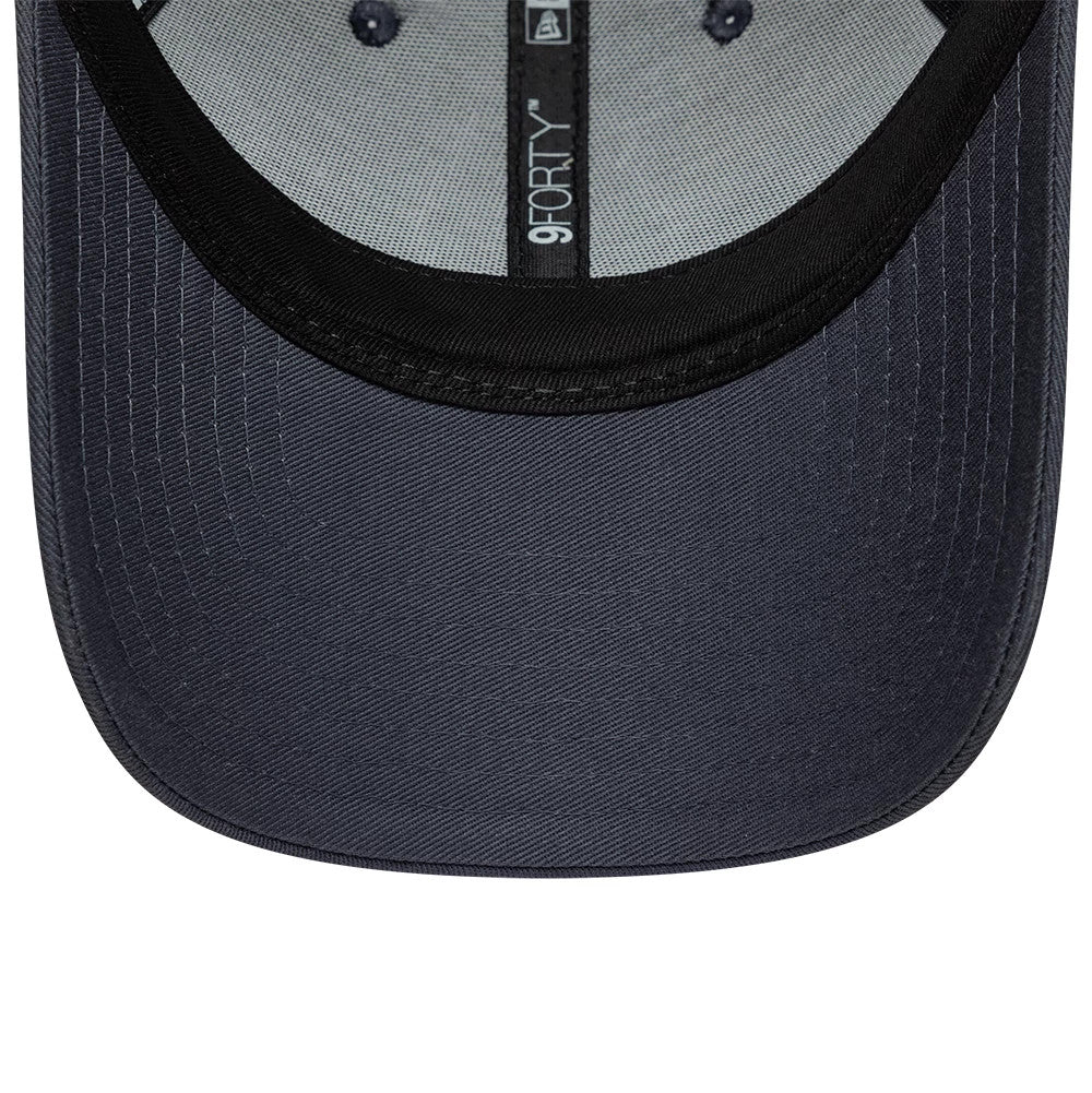 Pictured is this Visa Cash App Racing Bulls 9FORTY cap in grey. 5
