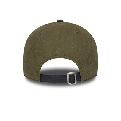 Pictured is this Liverpool FC Suede 9FORTY cap in green. 4