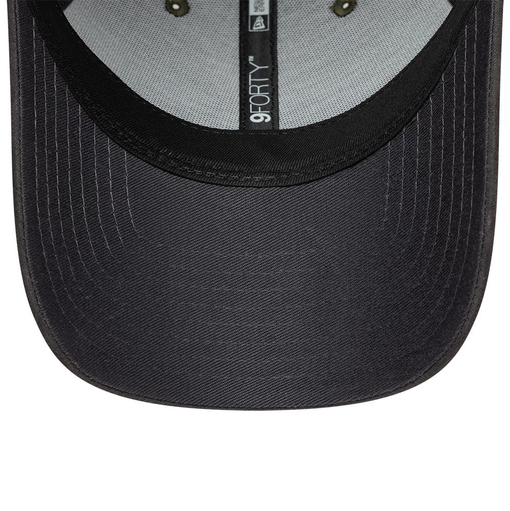 Pictured is this Liverpool FC Suede 9FORTY cap in green. 5