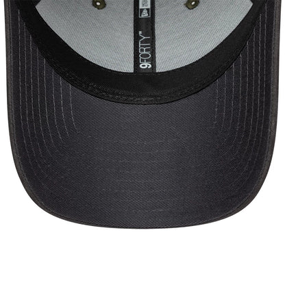 Pictured is this Liverpool FC Suede 9FORTY cap in green. 5