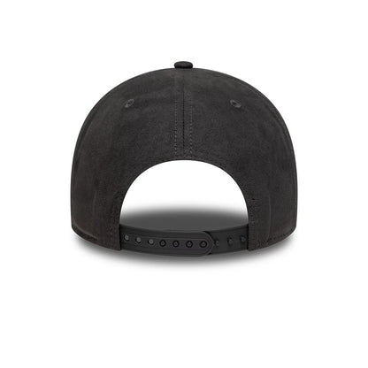 Pictured is this FC Porto Faux Suede 9FORTY M-Crown cap in dark grey. 4