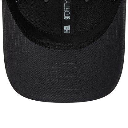 Pictured is this FC Porto Faux Suede 9FORTY M-Crown cap in dark grey. 5