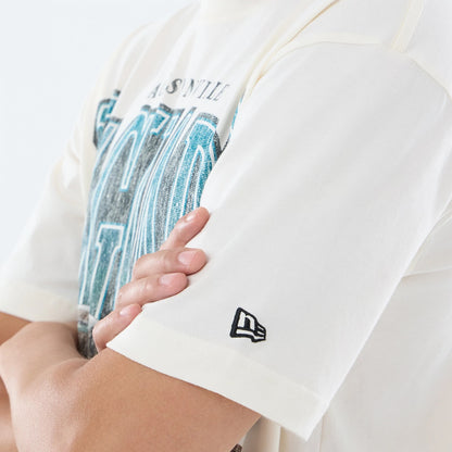 The model is wearing this NFL Sport Classic Jacksonville Jaguars T-Shirt in Cream. 5
