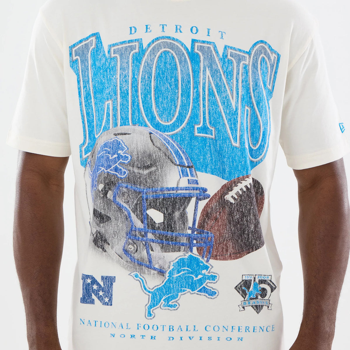 The model is wearing this NFL Sport Classic Detroit Lions T-Shirt in cream. 3