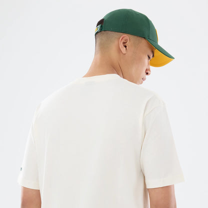 The model is wearing this NFL Sport Classic Green Bay Packers T-Shirt in Cream. 6