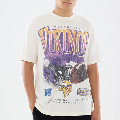The model is wearing this NFL Sport Classic Minnesota Vikings T-Shirt in cream. 3