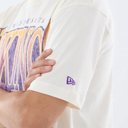The model is wearing this NFL Sport Classic Minnesota Vikings T-Shirt in cream. 5
