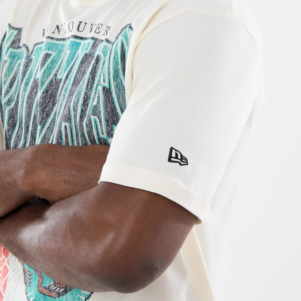 The model is wearing this NBA Sport Classic Vancouver Grizzlies T-Shirt in cream. 5