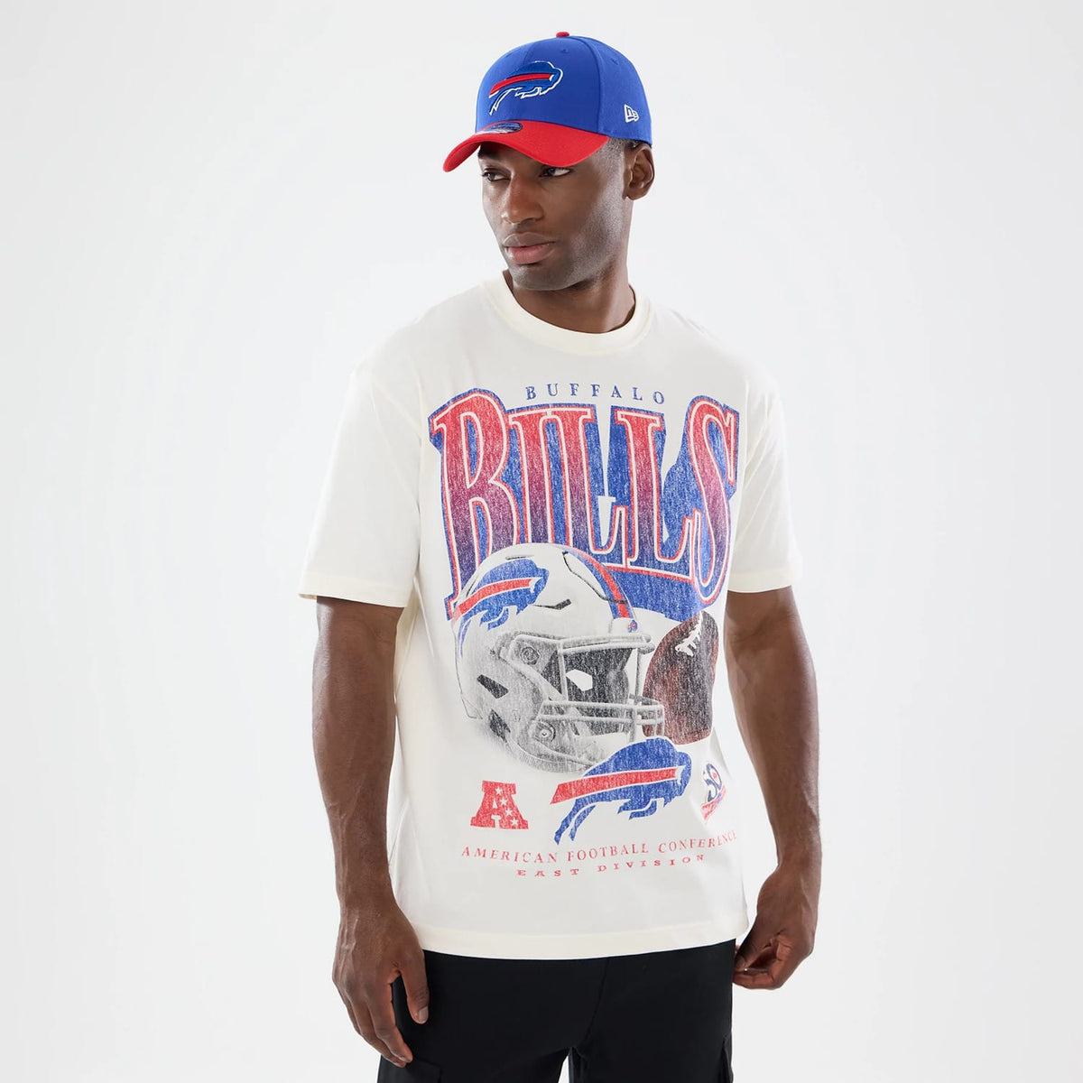 The model is wearing this NFL Sport Classic Buffalo Bills T-Shirt in Cream. 1